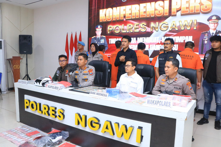 Polres Ngawi Berhasil Amankan 5 Tersangka Pengedar Uang Palsu Lintas Provinsi