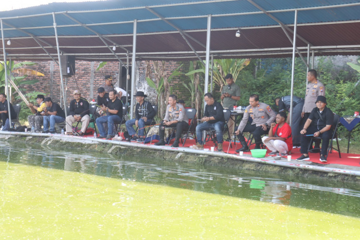 Perkuat Silaturahmi Jelang Suroan, Polres Bojonegoro Gelar Gathering Lomba Mancing Bersama Pesilat