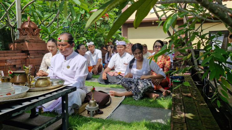 Pura Kertha Bumi Bhayangkara Polresta Sidoarjo Gelar Ibadah Hari Raya Galungan