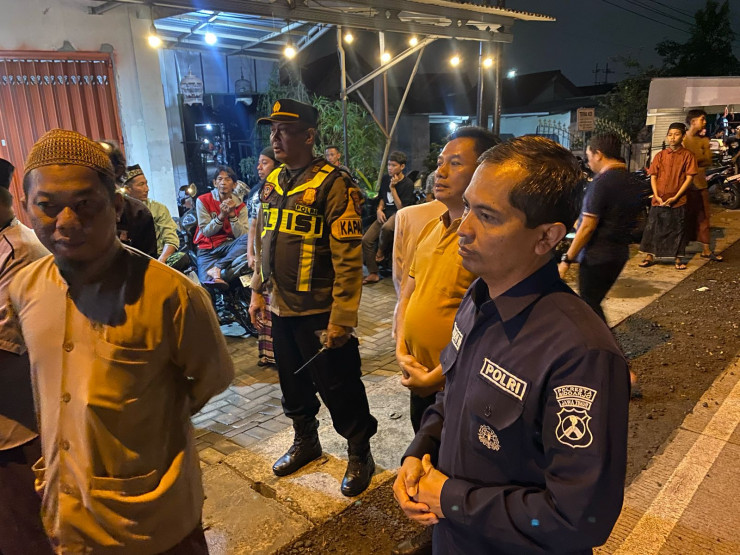 Polresta Sidoarjo Takziah dan Amankan Kedatangan Jenazah di Rumah Duka Korban Longsor Pacet-Cangar