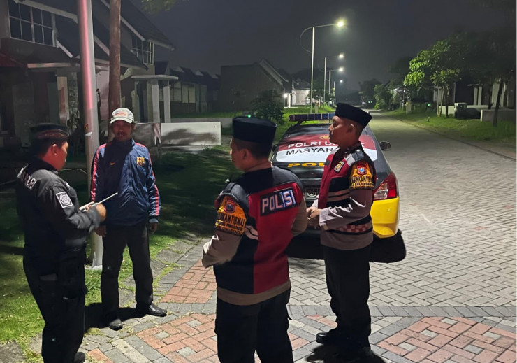 Polsek Balongbendo Gelar Patroli Perintis Presisi Antisipasi Kejahatan 3C Saat Jam Rawan Sahur