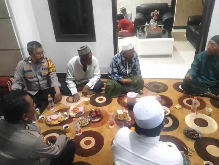 Polsek Tulangan Silaturahmi Kamtibmas dengan Tokoh Desa Gelang