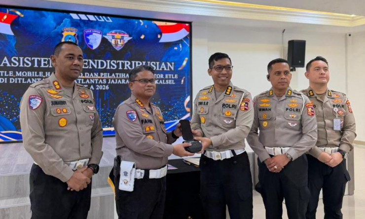 Korlantas Polri Perkuat Digitalisasi Penegakan Hukum Lalu Lintas Dengan ETLE Mobile Handheld di Polda Kalsel